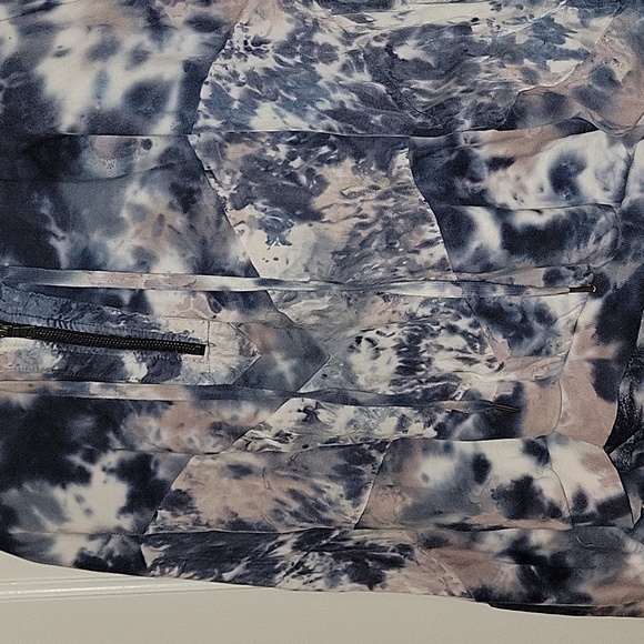 PINK Cropped Hoodie - Picture 3 of 8